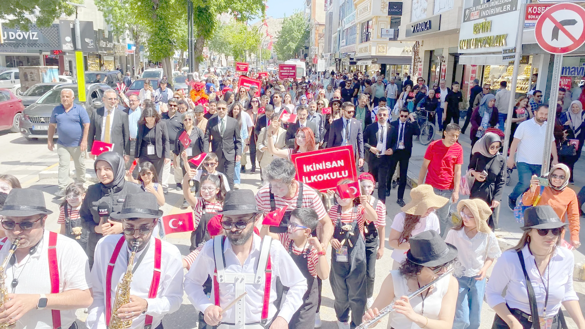 Çocuk Ve Gençlik Tiyatroları Şenliği 1