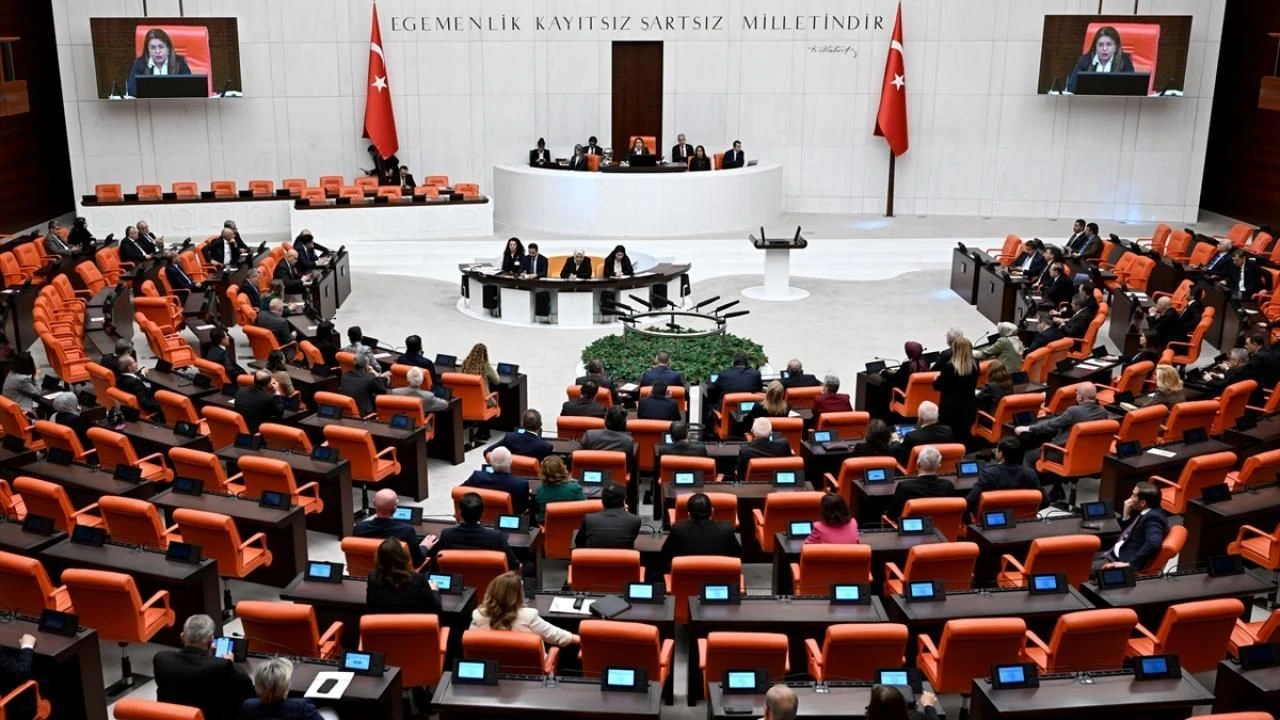 Tbmm Aa 2351925