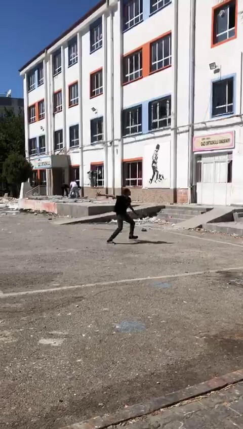 İzmi̇r Okul 3