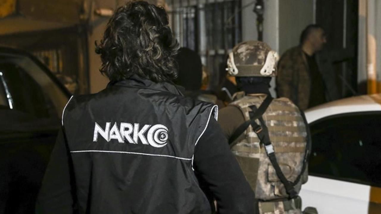 Durdurulan araçta 2 kilo 914 gram yasaklı madde ele geçirildi