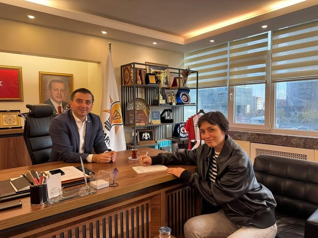 Id Menajerlik Sirketi Reklam Muduru Gulsun Isikli Kimdir 2
