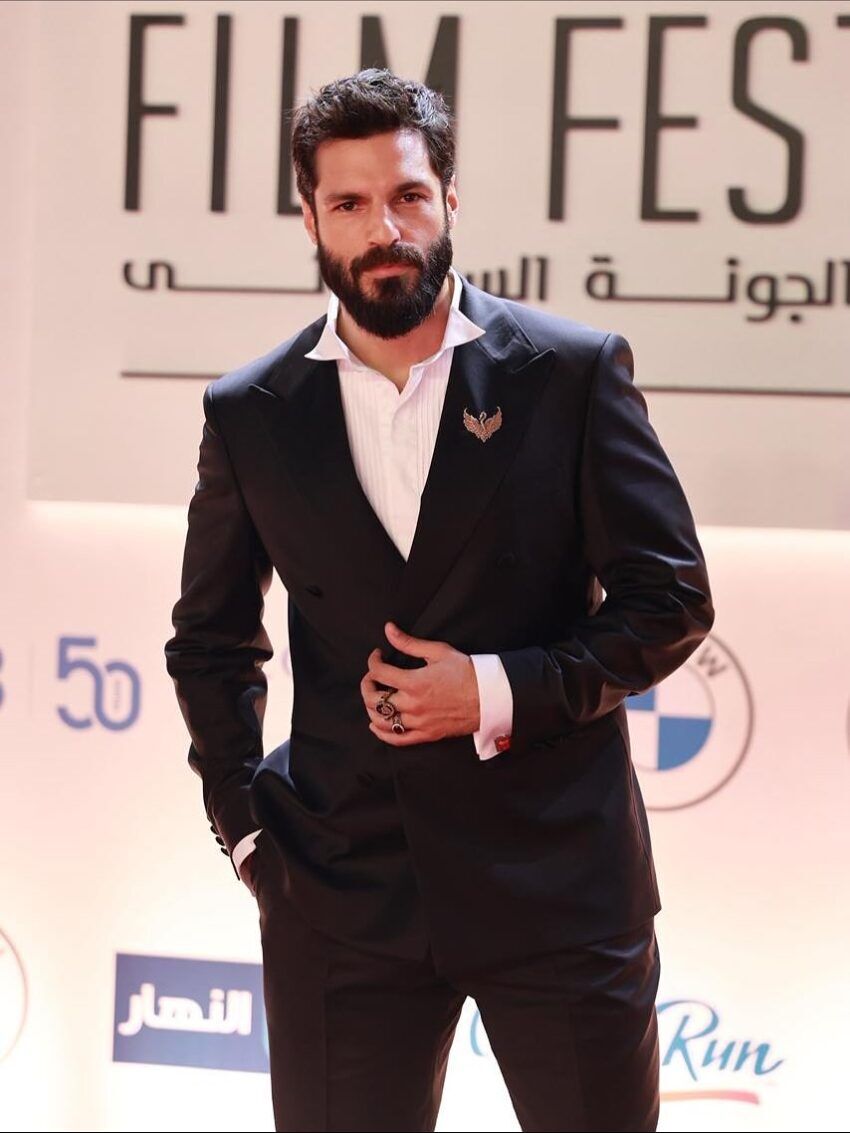Serkan Çayoğlu, El Gouna Film Festivali'nde Kırmızı Halıda Işıldadı!-1