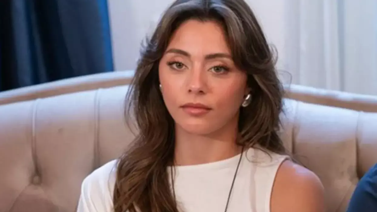 Sıla Türkoğlu Kızılcık Şerbeti’nden Ayrılıyor Mu, Neden Ayrılıyor? Kızılcık Şerbeti’nde Doğa Karakteri Diziye Neden Veda Ediyor?2