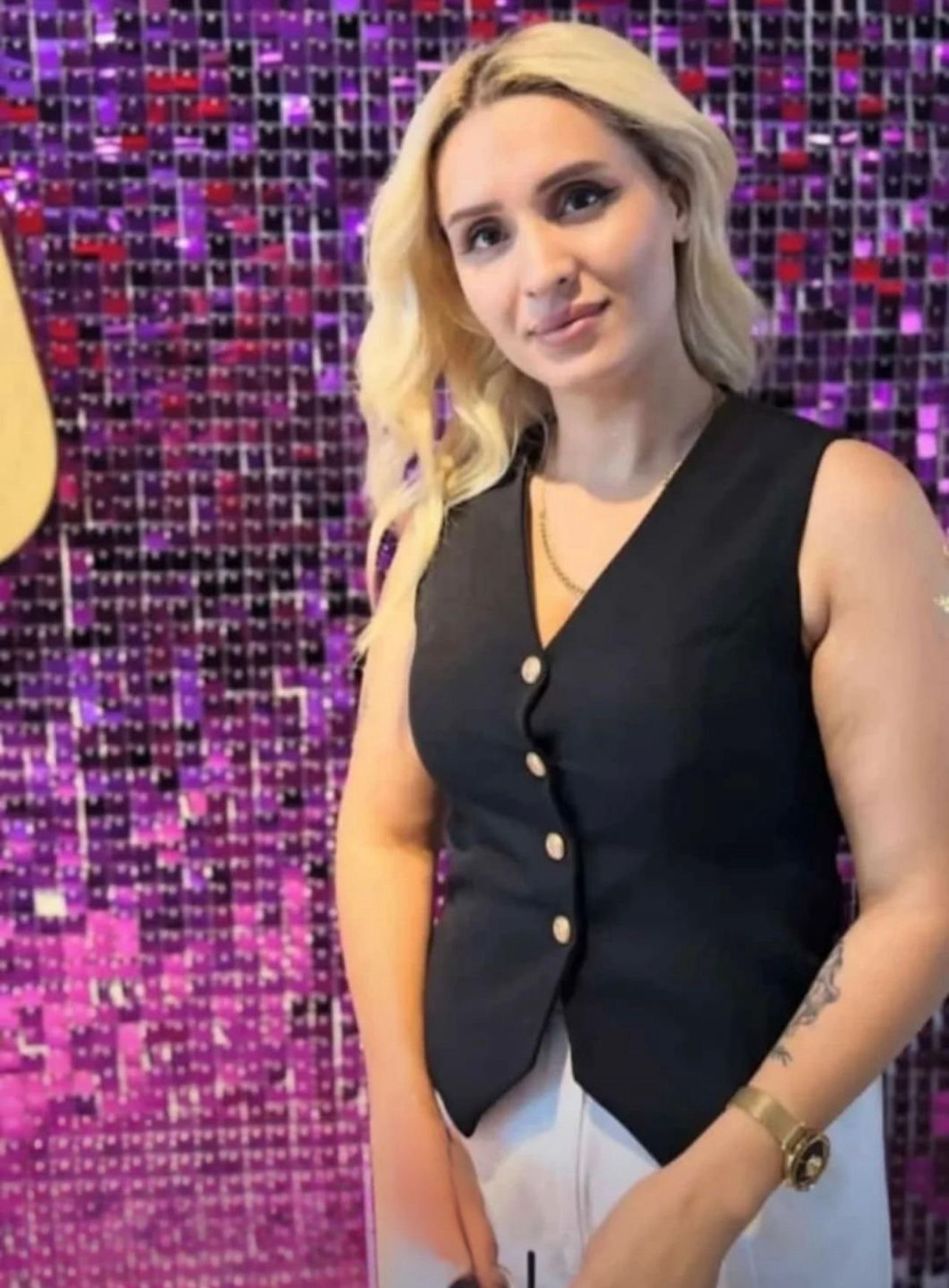 Cdf903Dc C300 4C94 A459 A95B01Dc637A