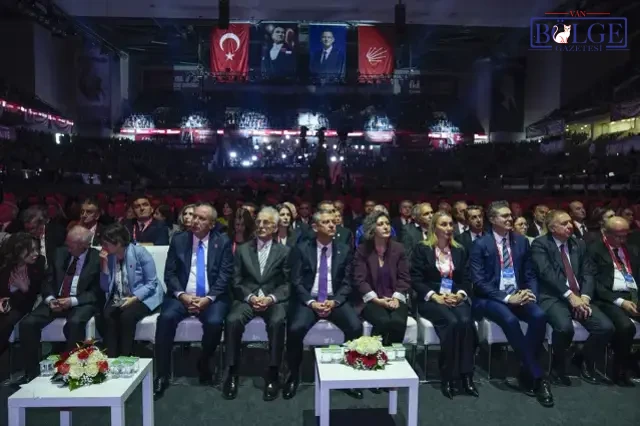Ozgur Ozel Yeniden Chp Genel Baskani Secildi 19306227 360 M