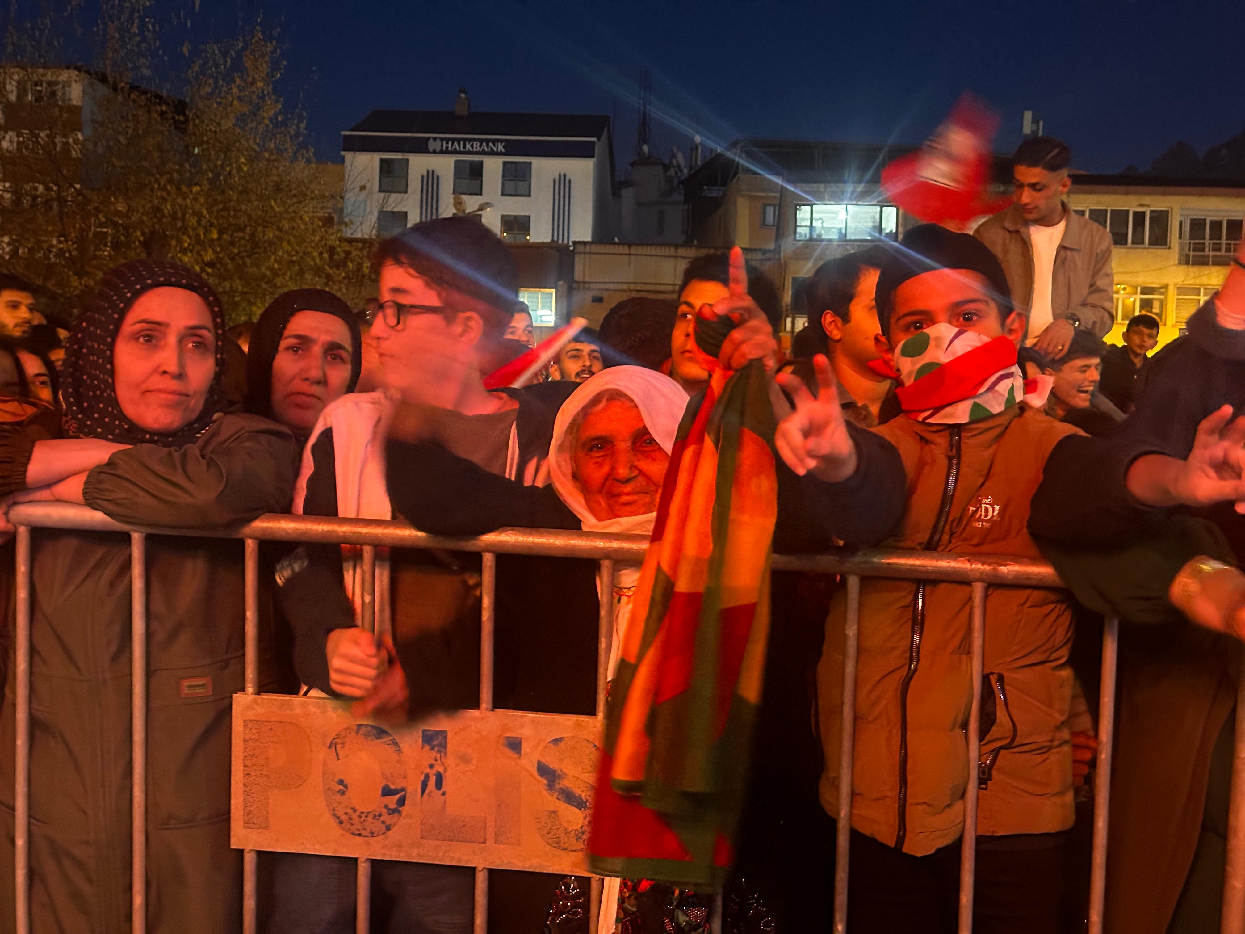 P H O T O 2025 11 01 19 50 33