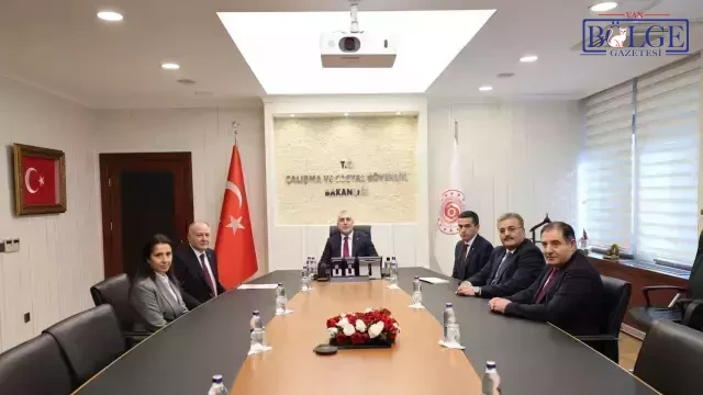 Bakan Isikhan Asgari Ucret Gorusmelerinde 19361929 9363 M.jpg