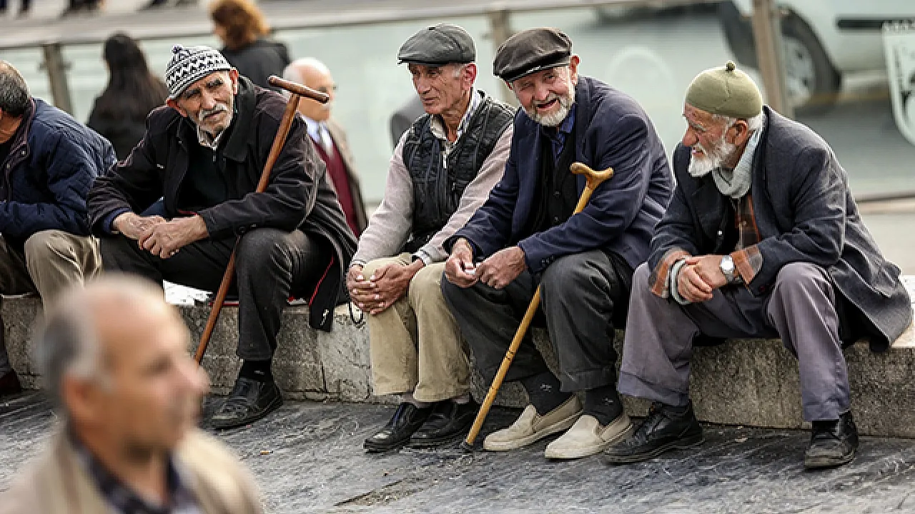 Emeklilik Yaşı Yükseliyor! Sigorta Girişi O Tarihte Olanlar Yandı