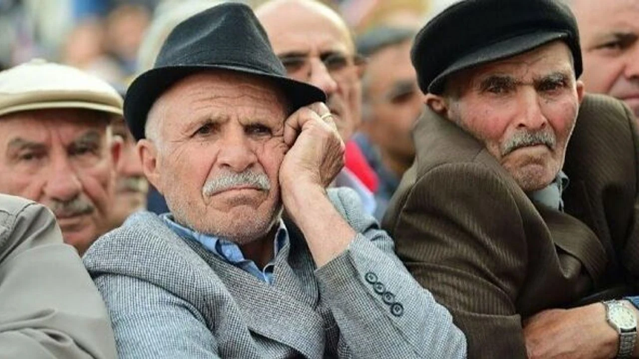 Bu Hatayı Yapan Emekliler Borç Batağına Sürükleniyor!