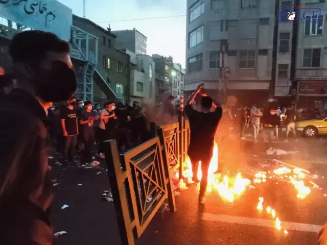 Komsu Yaniyor Bu Kez Hukumet Binasini Atese 19441996 6146 M
