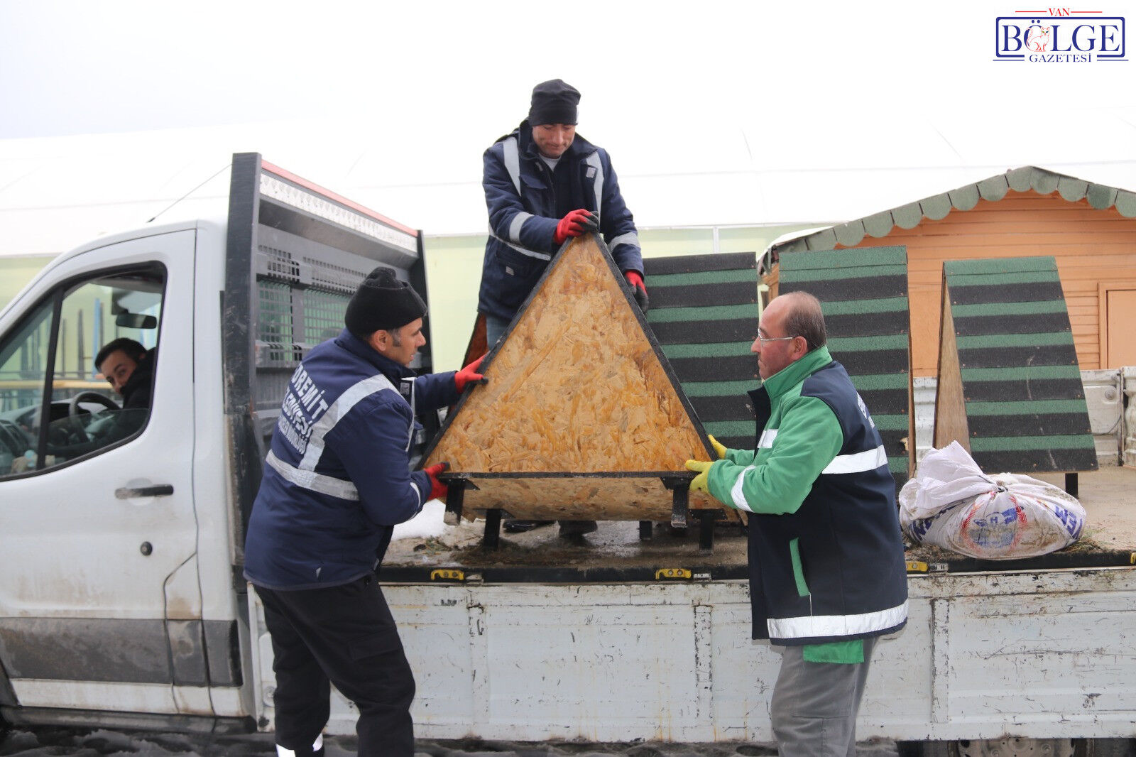 Edremit'te Sokak Kedileri İçin Kış İkliminde Güvenli Limanlar! - Görsel 1
