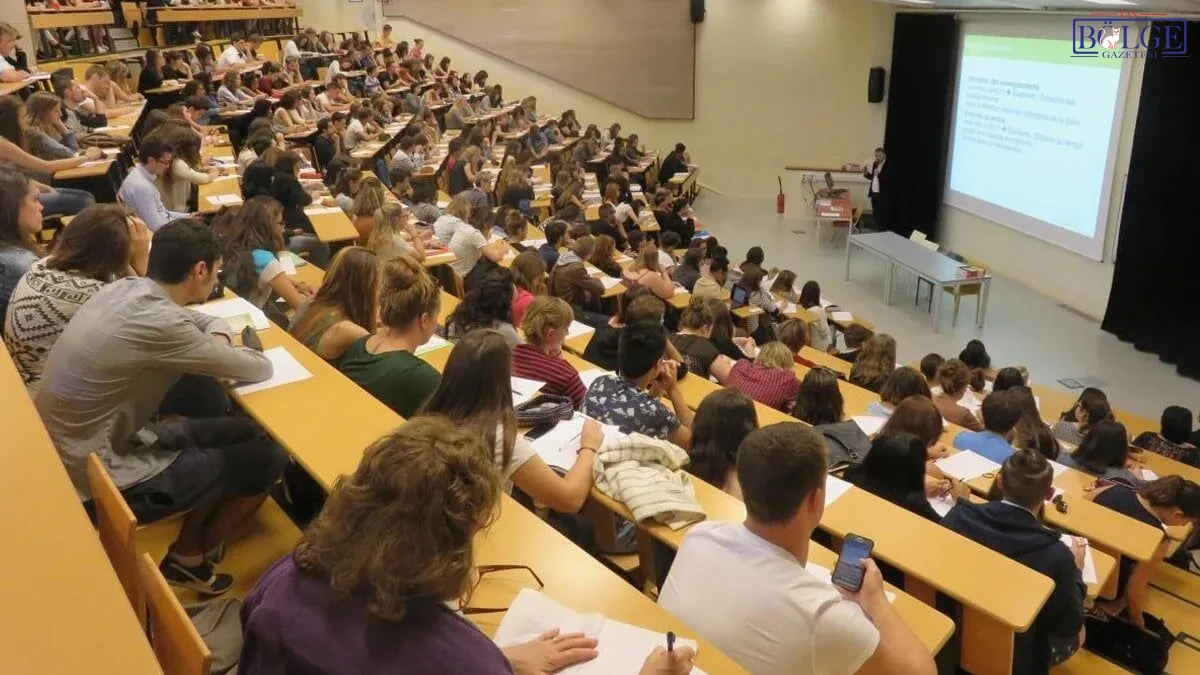 Universite Ogrencileri