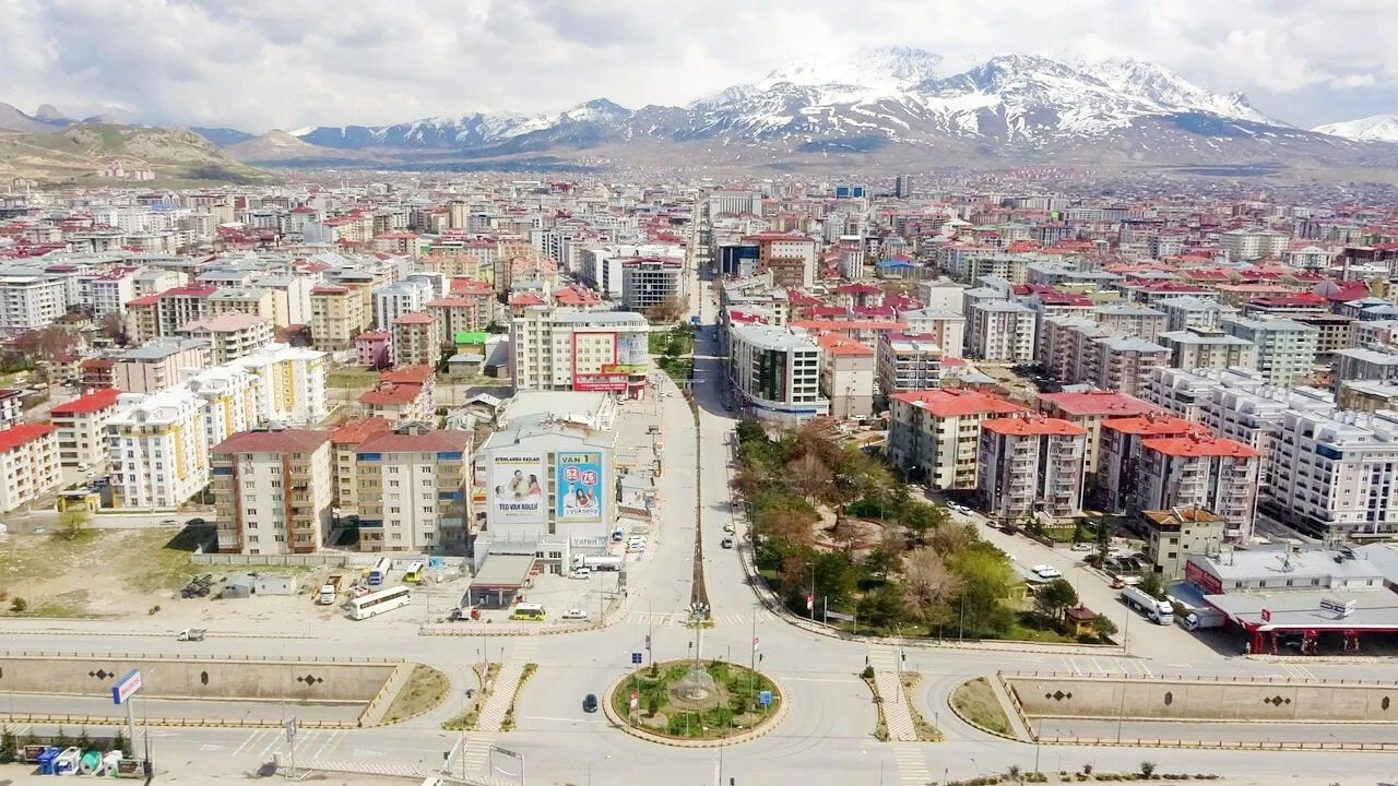 Van'da Alkış Toplayan Hareket! Belediyeden Anlamlı Yardım!
