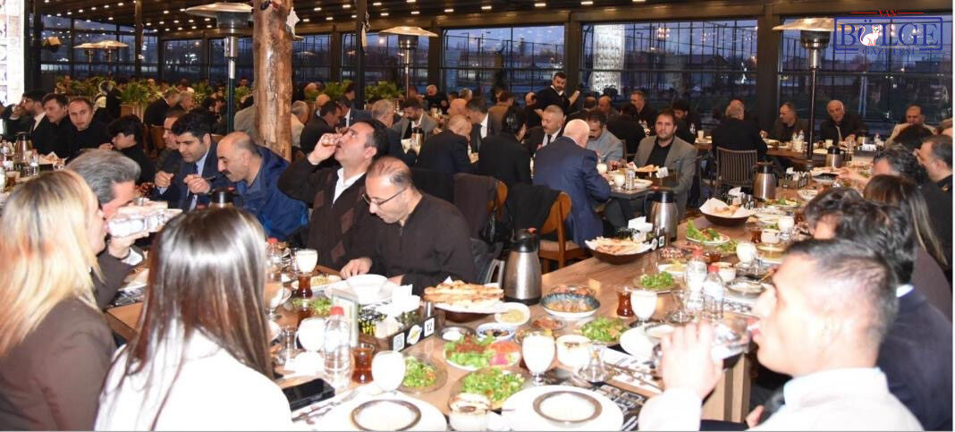 Van İpekyolu Kaymakamı'nın Muhtarlarla İftarı İle Dayanışma Rüzgarı Esti - Görsel 1