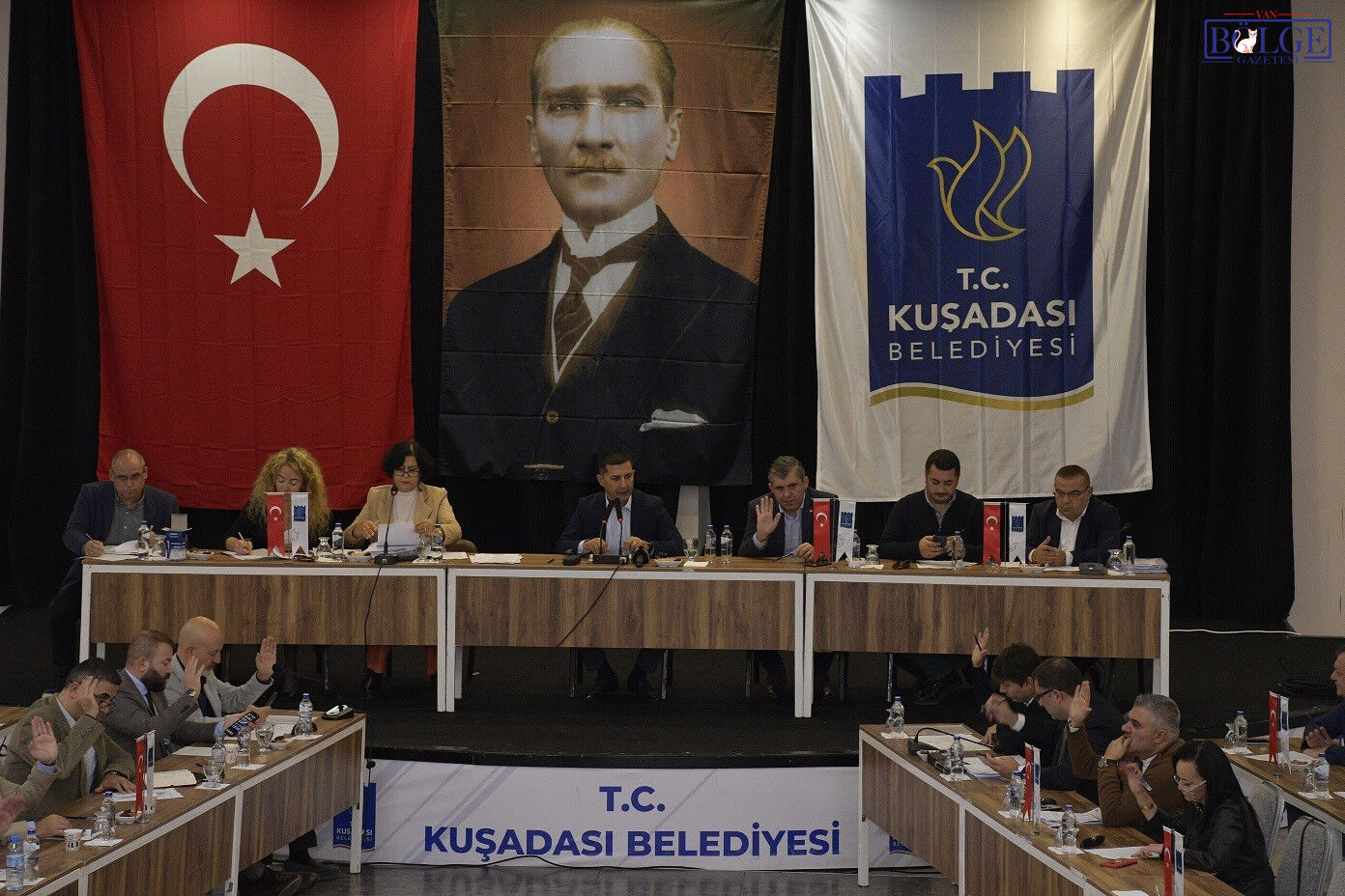 Kuşadası Belediye Başkanı Ömer Günel Yolsuzluk Suçlamasıyla Gözaltında - Görsel 3