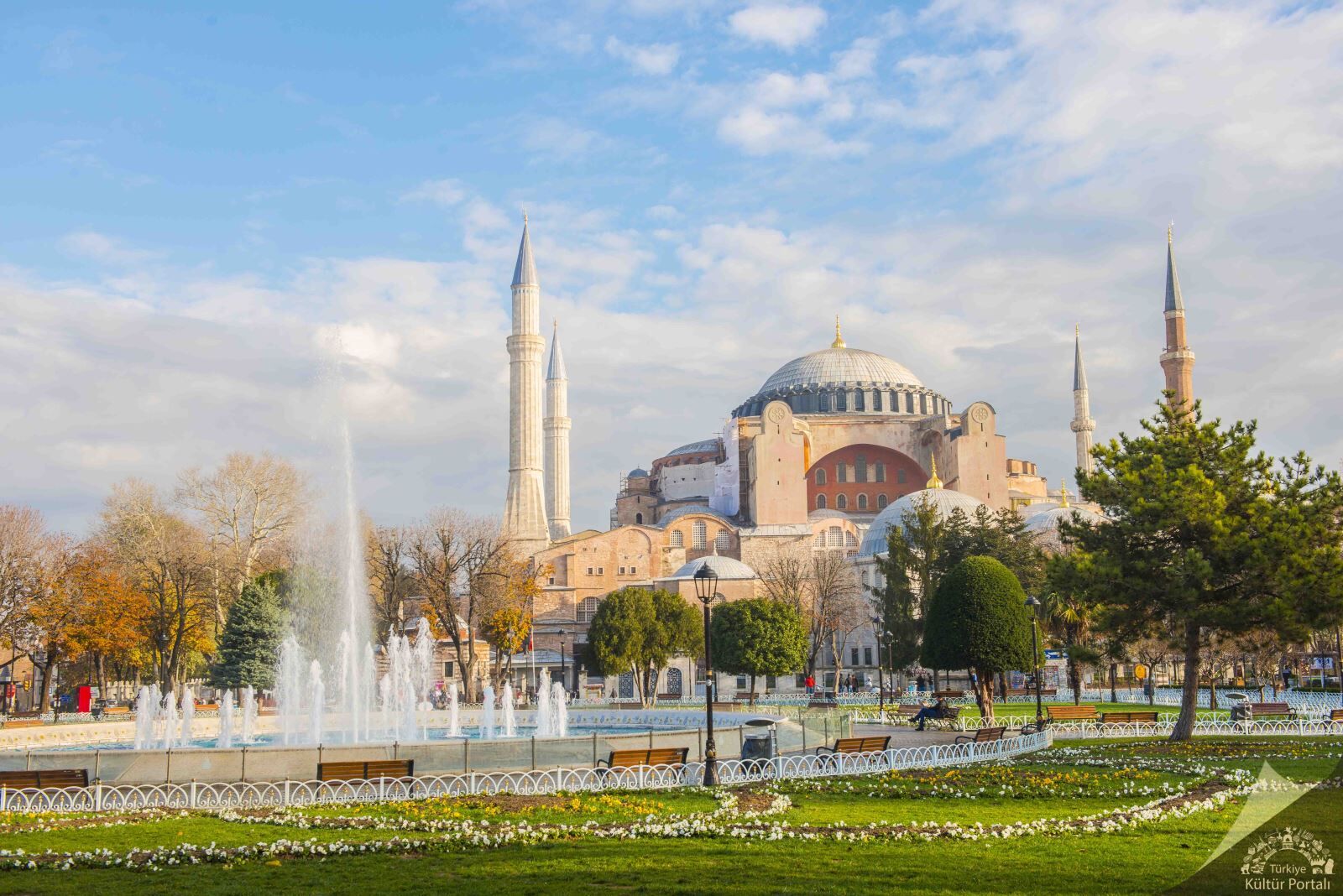 Kültür Ve Turi̇zm Bakanliği Arşi̇vi̇ 0156 İstanbul Ayasofya Robert M Knight 11 25 2013(1)
