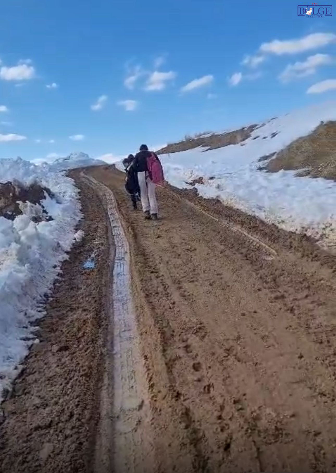 Van'daki Köy Yolu Öğrenci Hayatını Tehlikeye Atıyor Mu? - Görsel 2