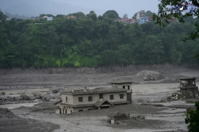 Deprem Sandılar, Gerçek Başka Çıktı! 165 Öldü, 1381 Kişi Kayıp!