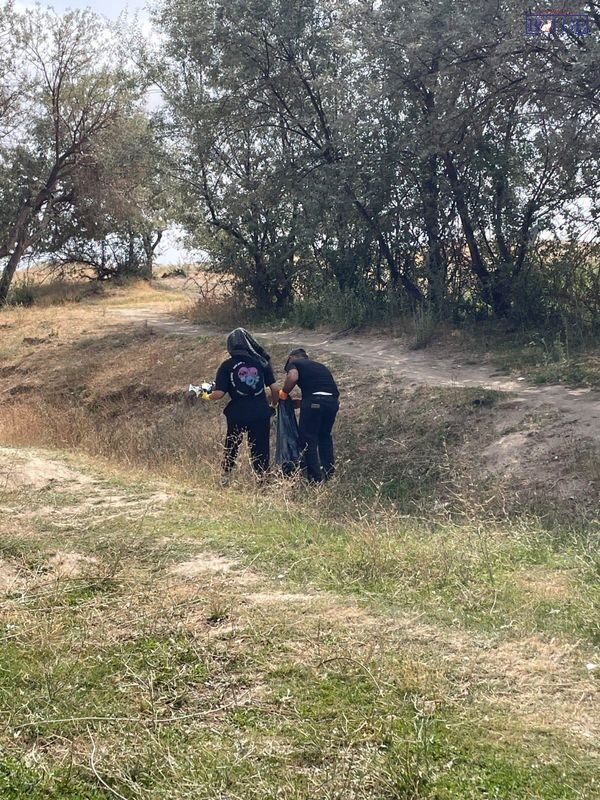 Cf02F180 4C67 4Ded 993C E562Cef16B33 600X800
