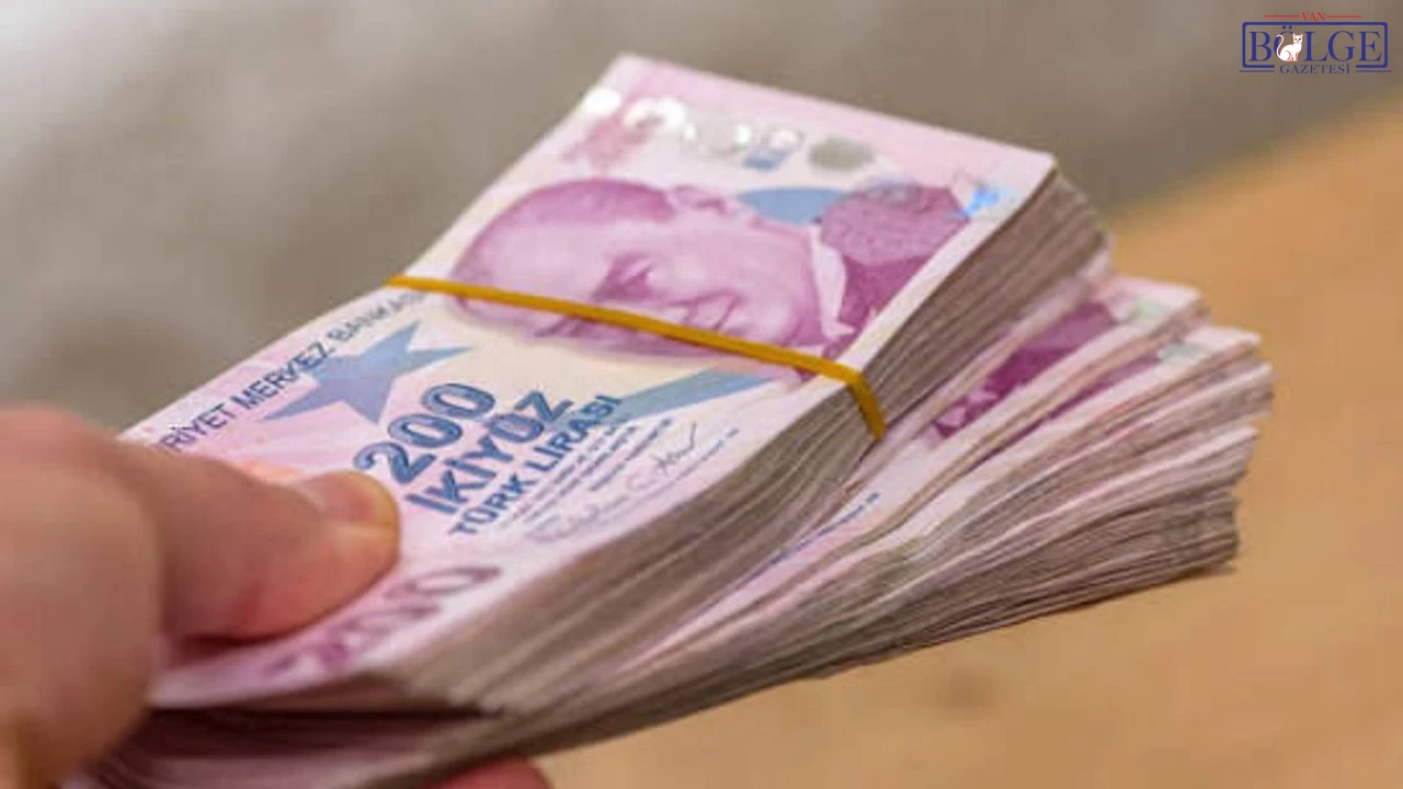 Memur Ve Emeklilere Müjde: İşte 2027 Maaşları İçin Yeni Rakam!