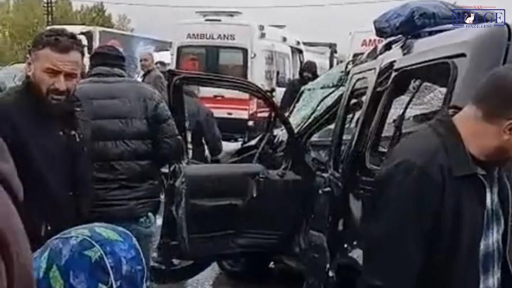 Van’da tır ile çarpışan araçta 2 kişi yaralandı