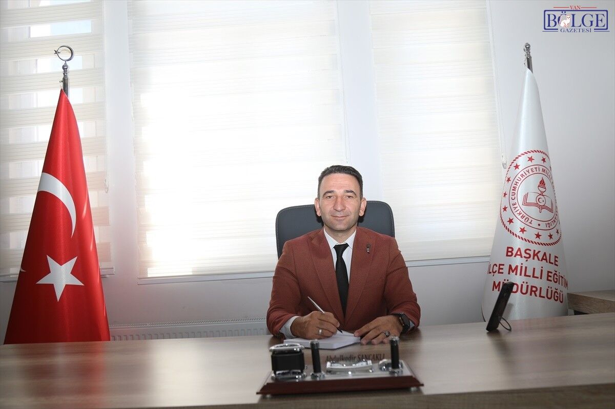 Baskale Milli Egitim Muduru Sancakli Goreve 19056058 Amp