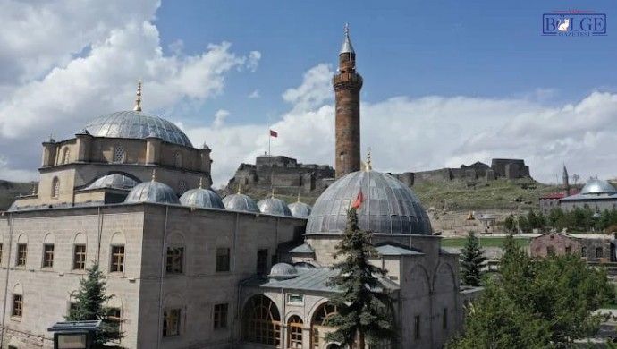 Hac kafile sorumlusu, 23 yaşındaki kadına tecavüzden tutuklandı