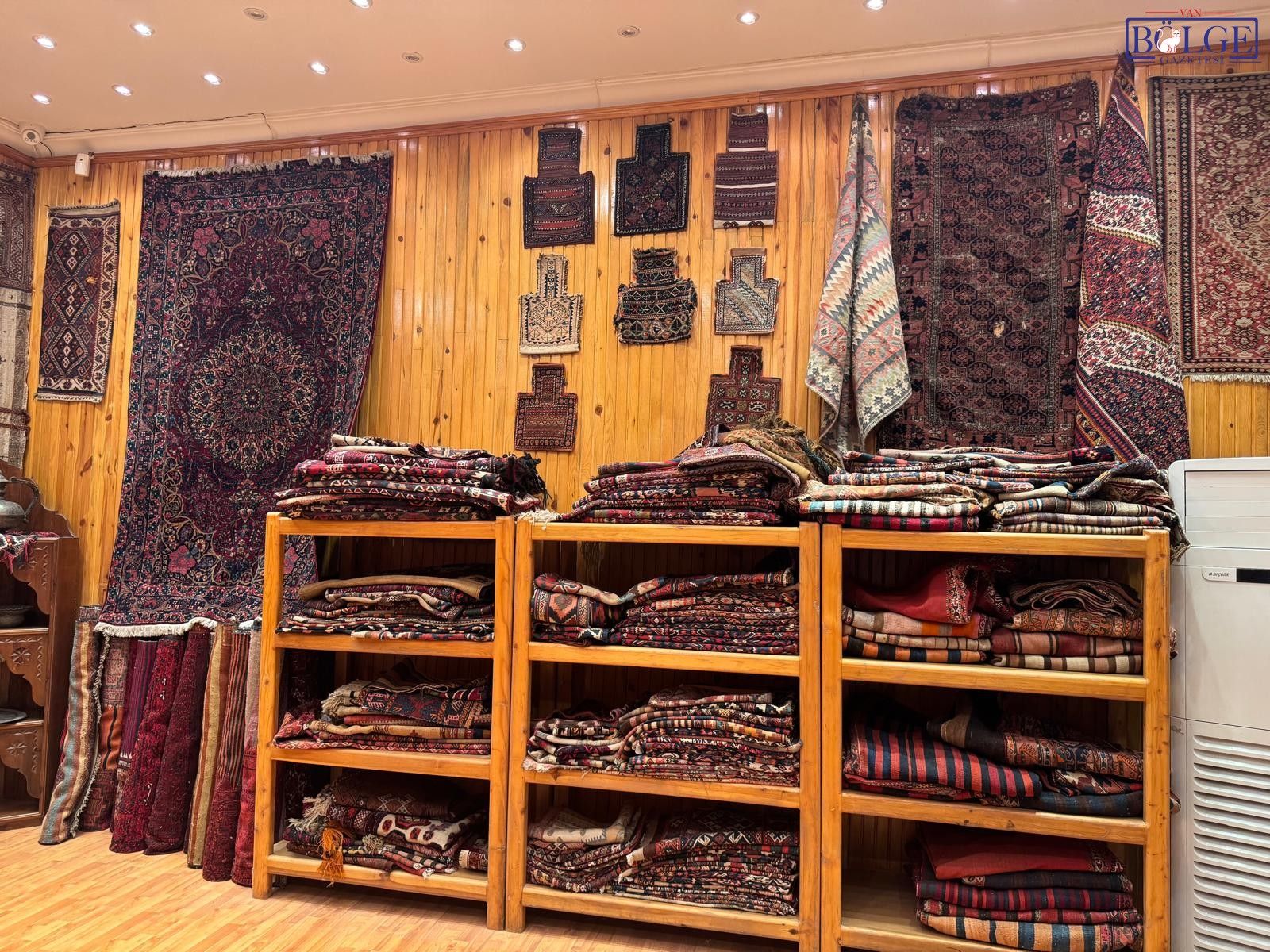 Kilim Van