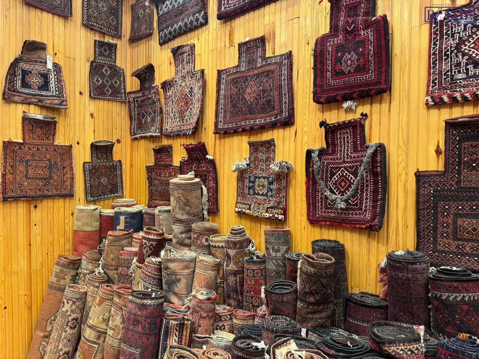 Kilim Van3