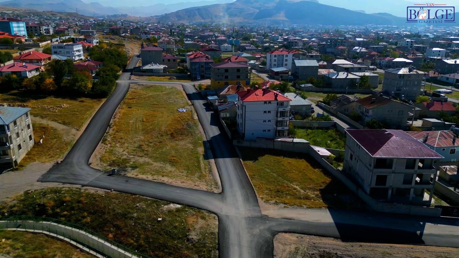 Van’da asfalt çalışmaları hız kazandı: Hedef 40 bin ton