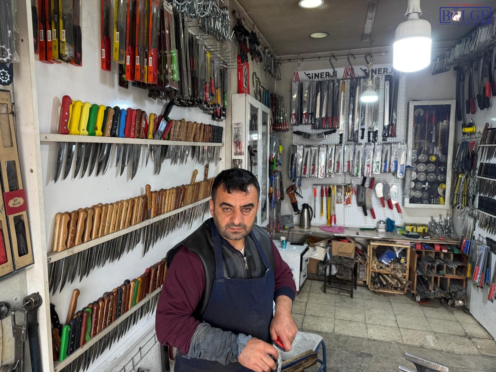 Van’da Aynı Tezgâhın Başında Bir Ailenin 18 Yıllık Geçim Mücadelesi-1
