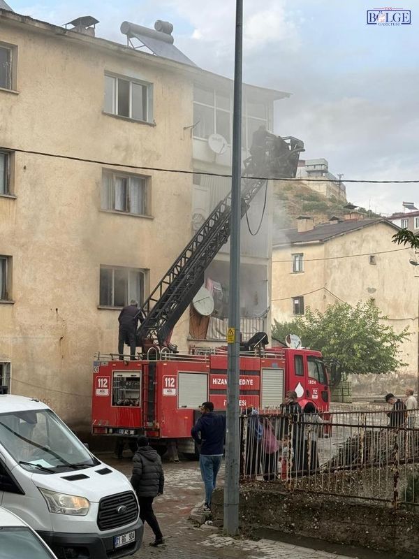 Bitlis’te Ev Yangını: Çok Sayıda Eşya Kullanılamaz Hale Geldi