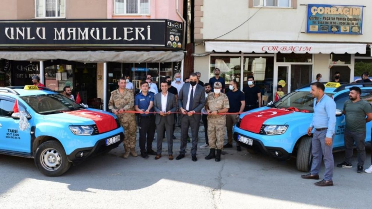Çatak'ta ilk taksi durağı törenle açıldı