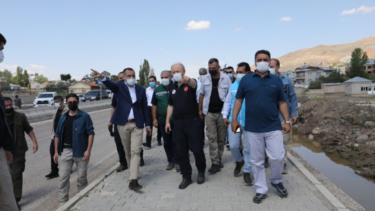 Bakan Yardımcısı Suver, Van’da incelemelerini sürdürüyor