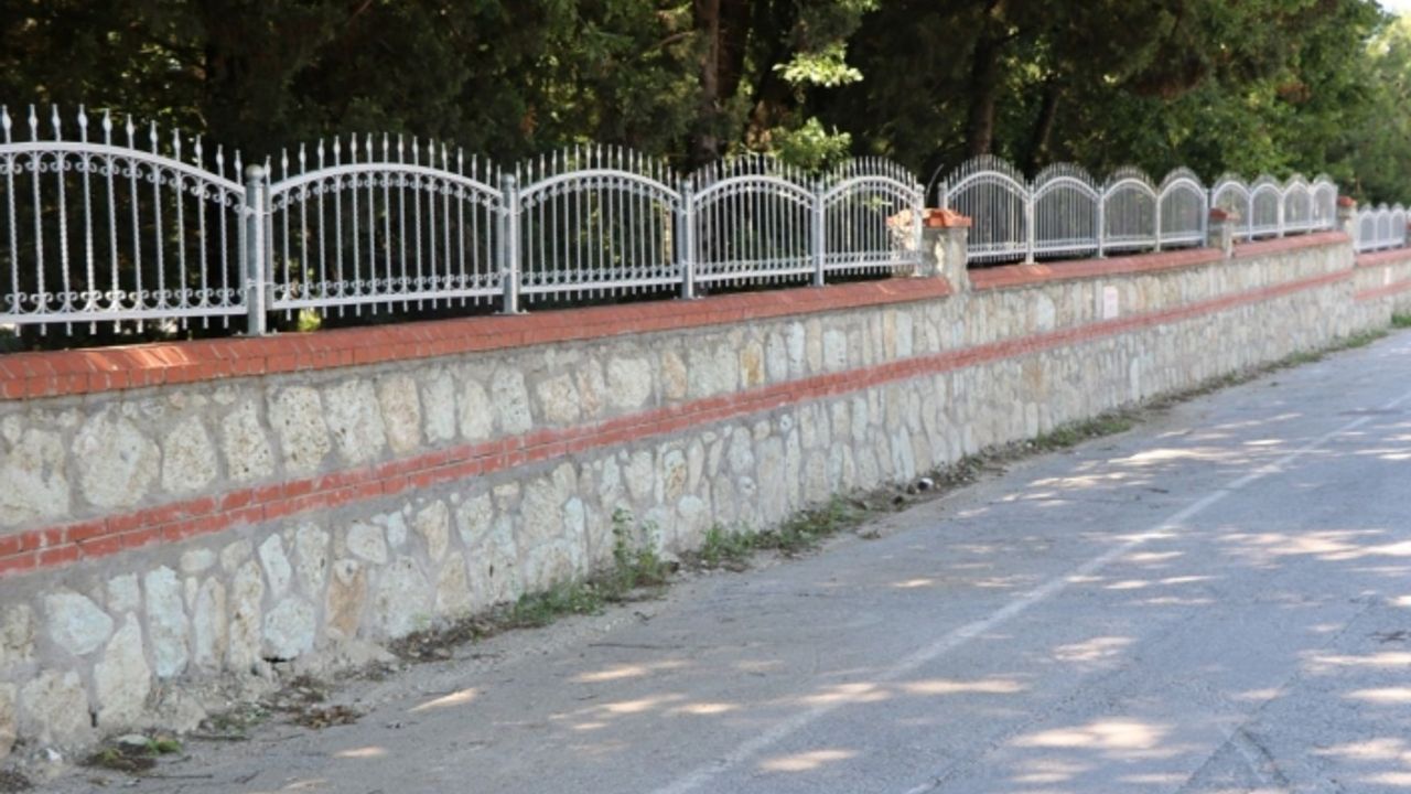 Özalp Belediyesi mezarlık çevre duvarı yaptıracak