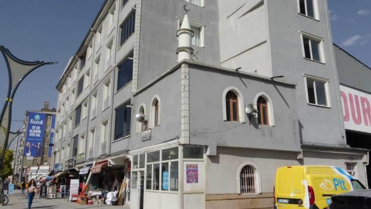 Türkiye’de benzeri olmayan cami, vatandaşların ilgisini çekiyor