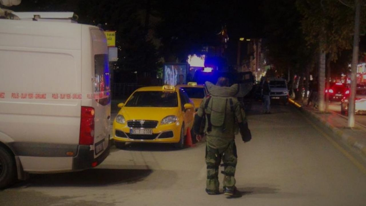 Van'ın en işlek caddesinde şüpheli paket alarmı