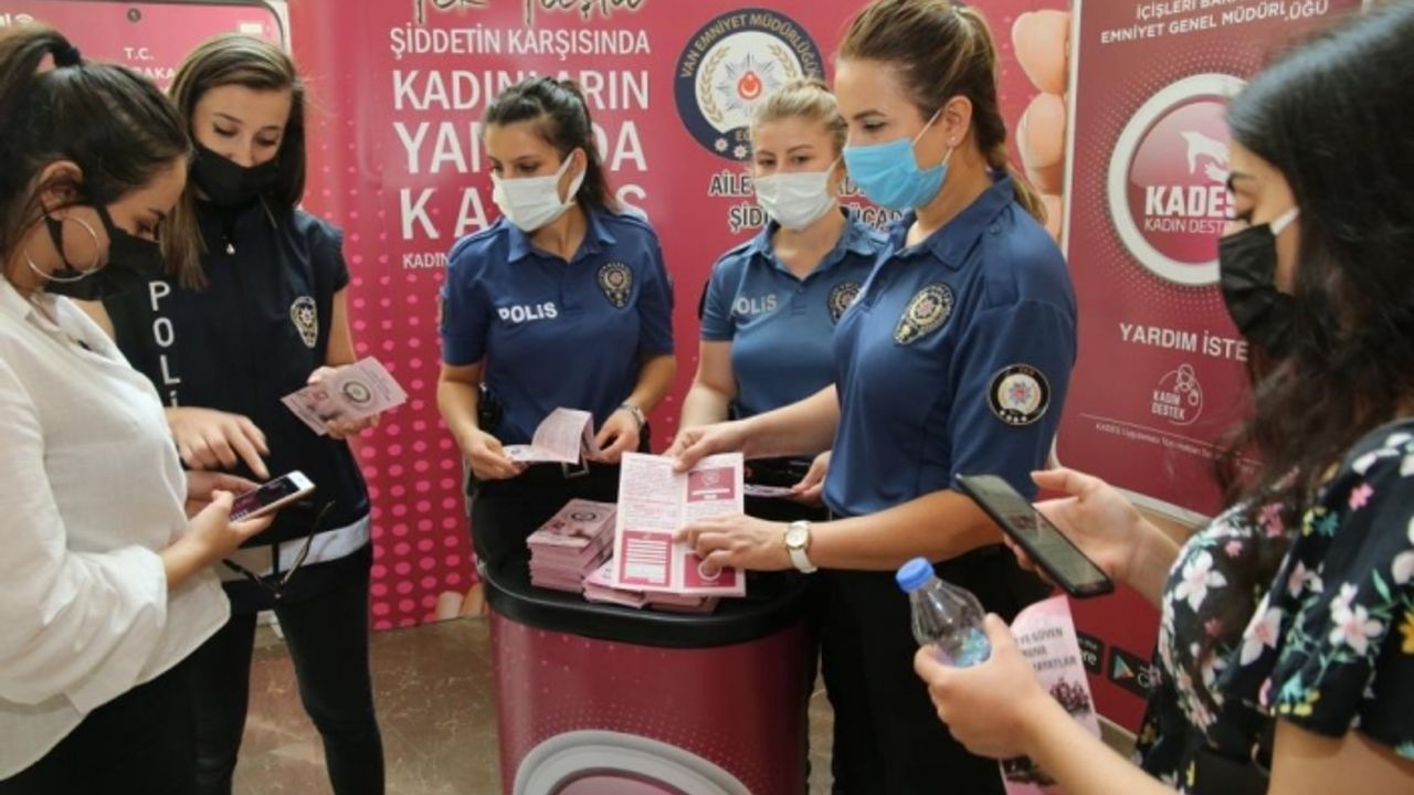 Van polisi kadınları KADES hakkında bilgilendirildi