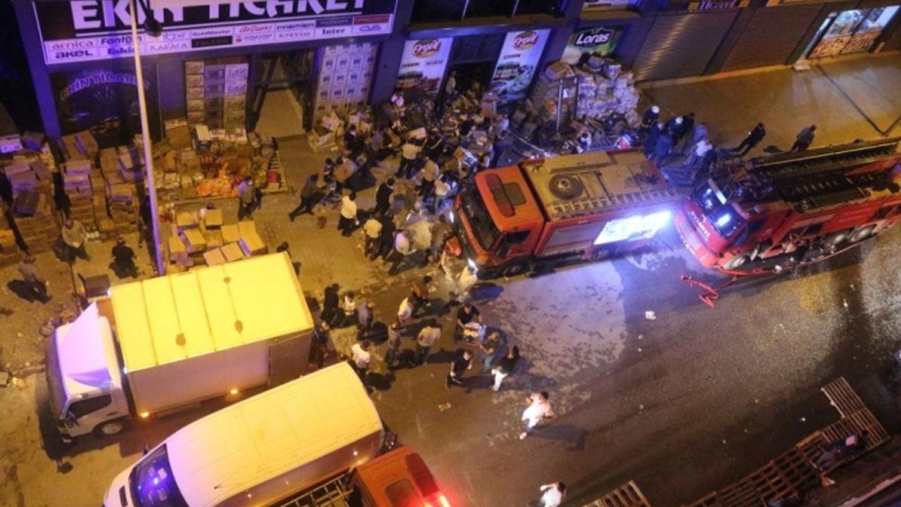 Van’da büyük yangın, herkes seferber oldu