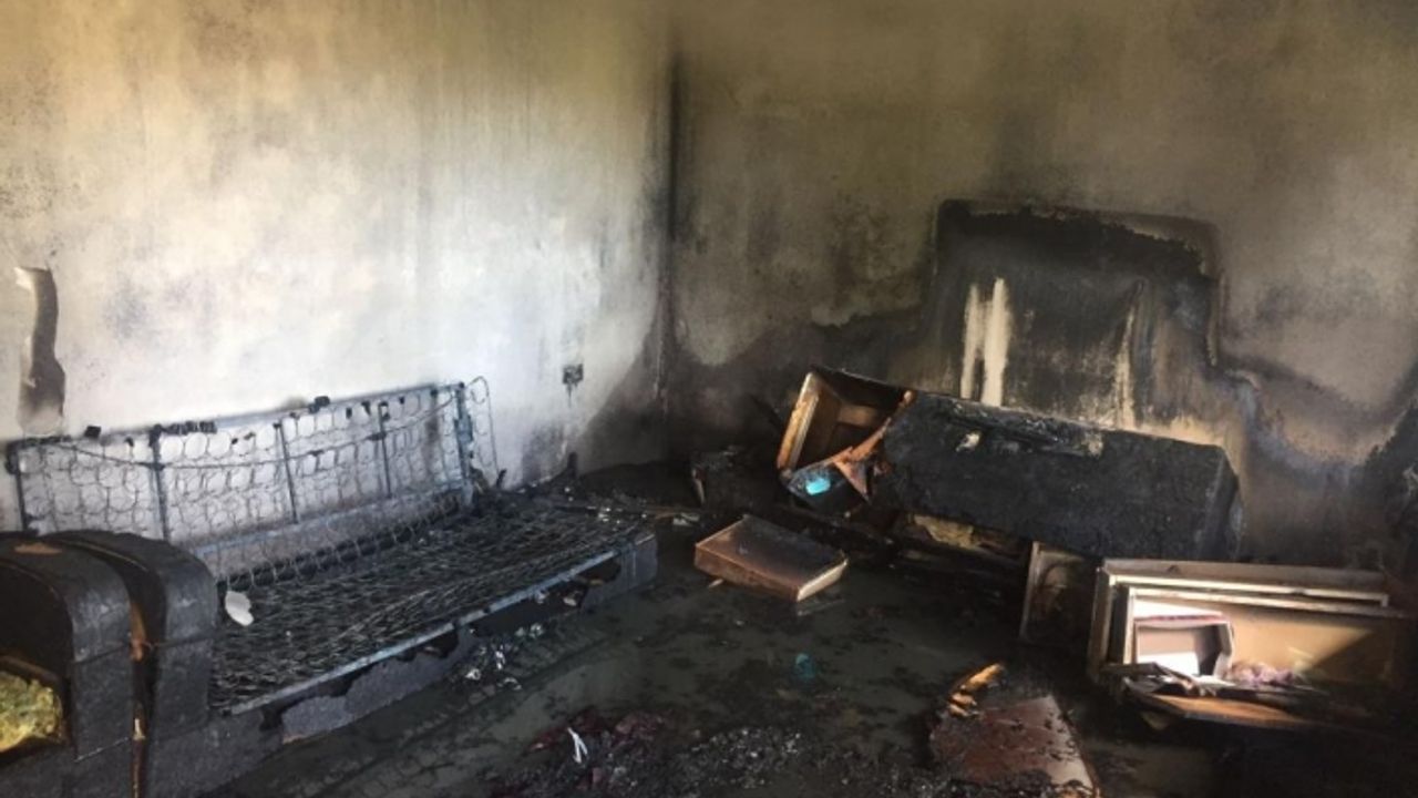 Alevlere teslim olan ev kullanılamaz hale geldi