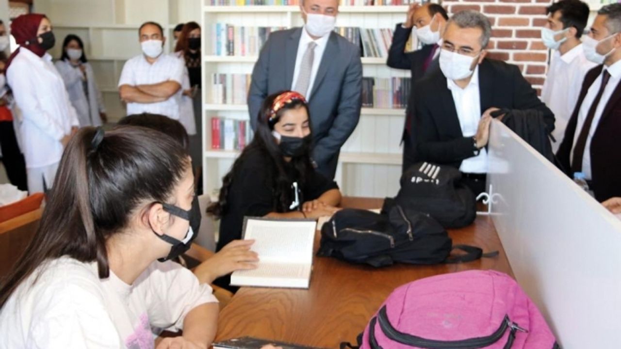 Edremit Belediyesi SEM'de gençleri hayata hazırlıyor