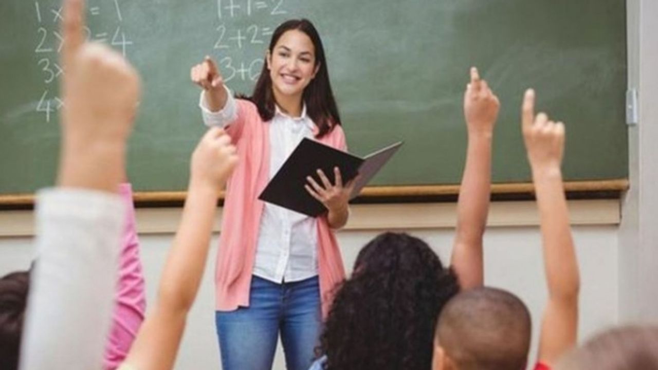 İlçe protokolünden işaret diliyle ‘24 Kasım’ sürprizi