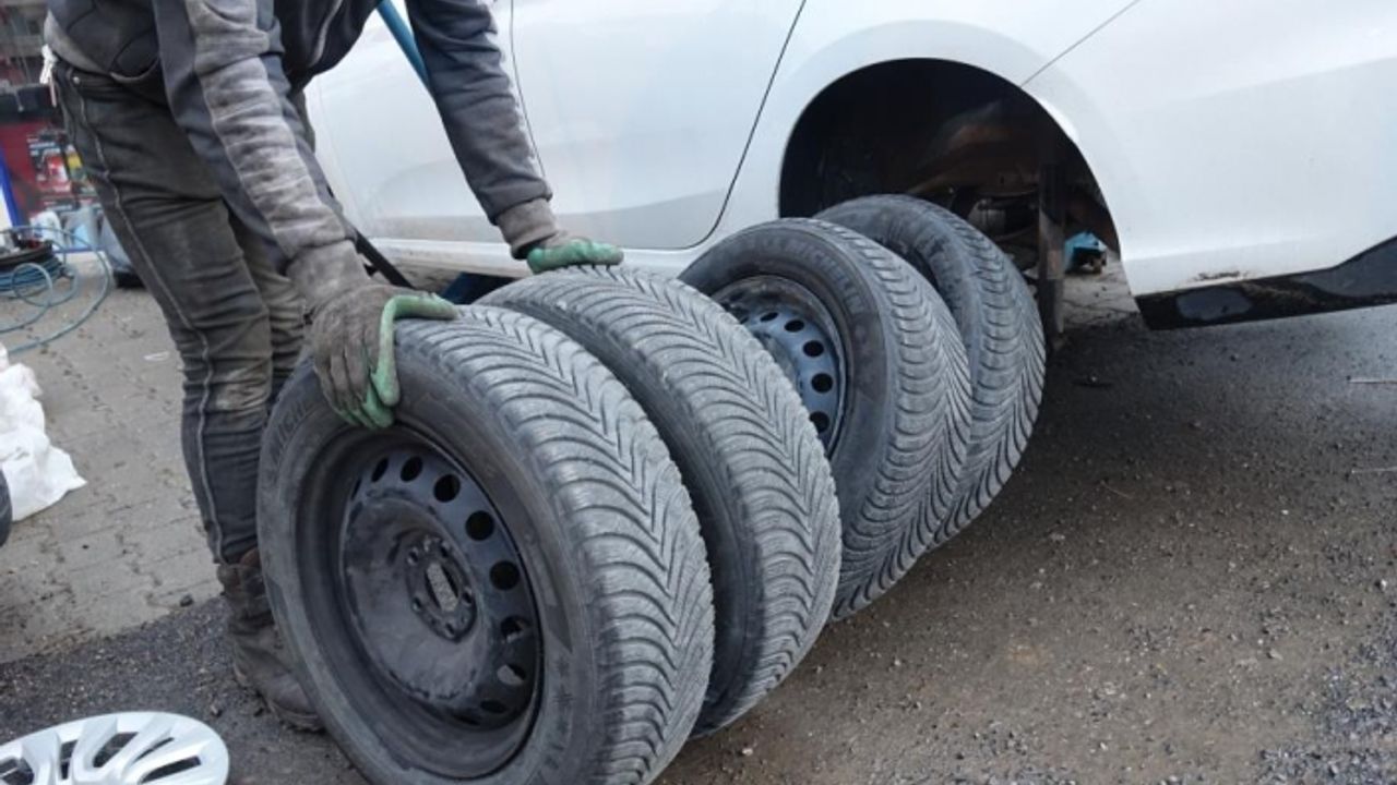 Van'da oto lastikçilerde 1 Aralık yoğunluğu
