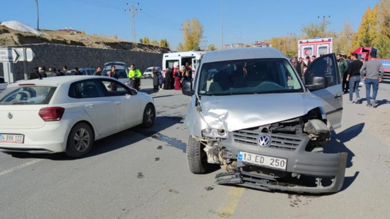 Van'da trafik kazası: 5 yaralı