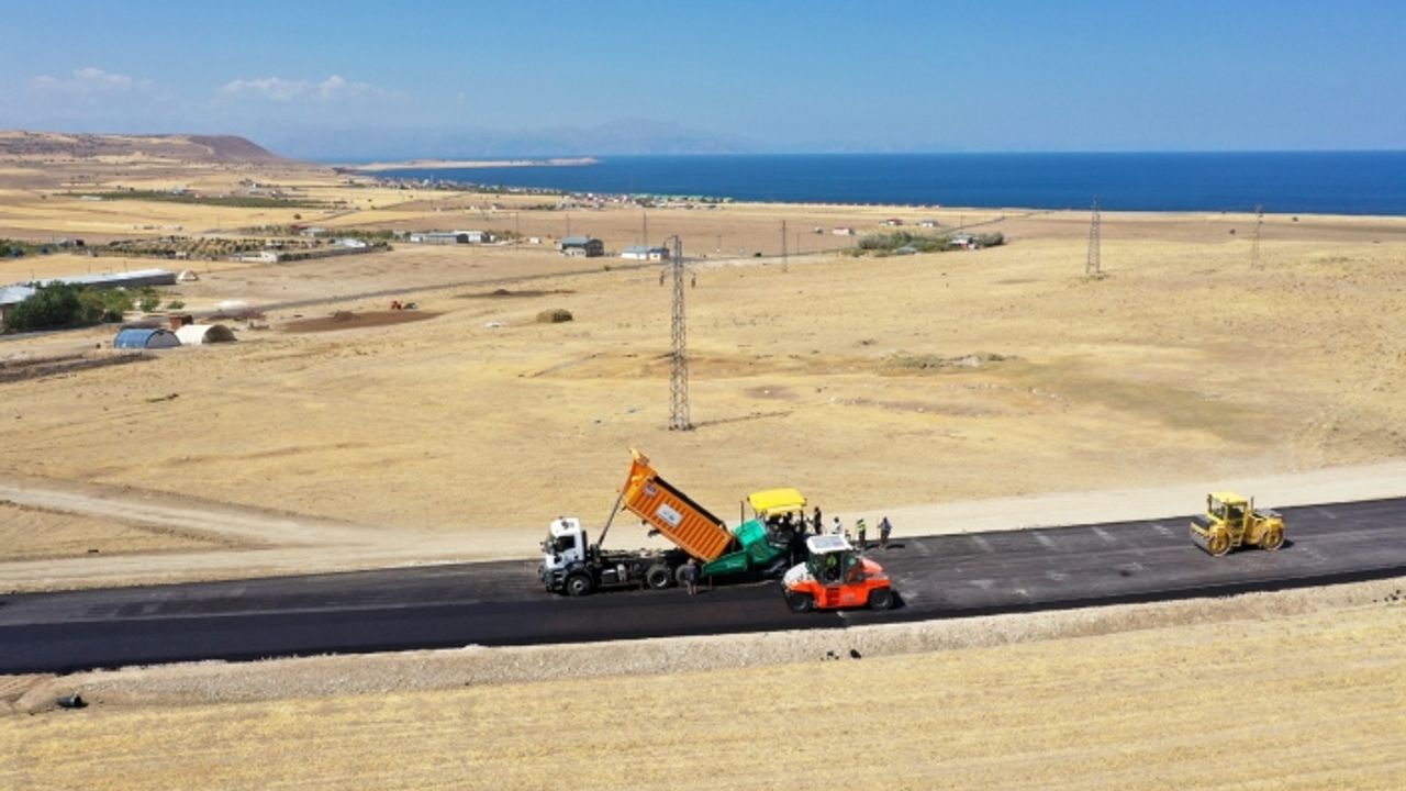 Büyükşehir'den bir yılda 192 kilometrelik yol çalışması