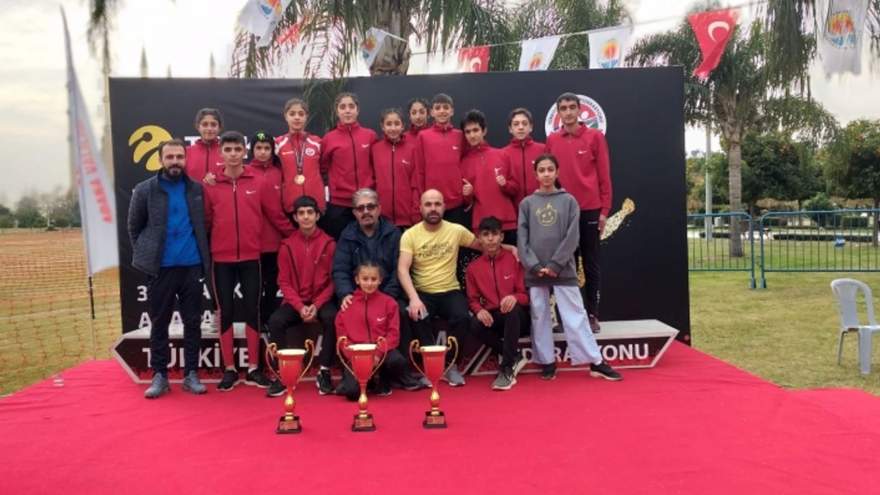 Büyükşehir sporcuları, atletizm de şampiyon…