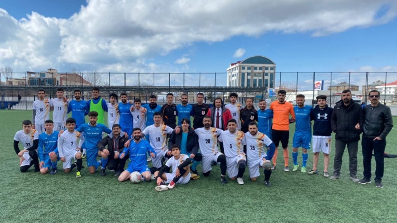 Türk Telekomspor farklı galip:8-4