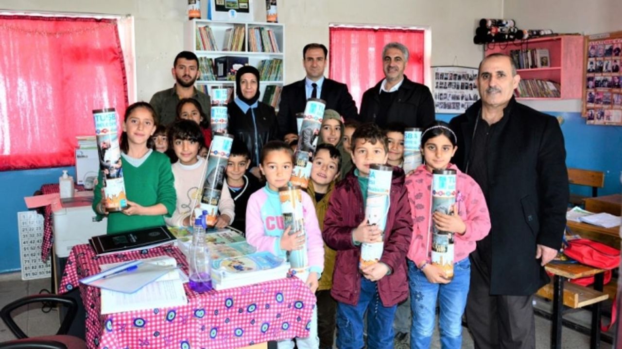 Tuşba Belediyesi'nden okullara kitaplık ve kitap desteği