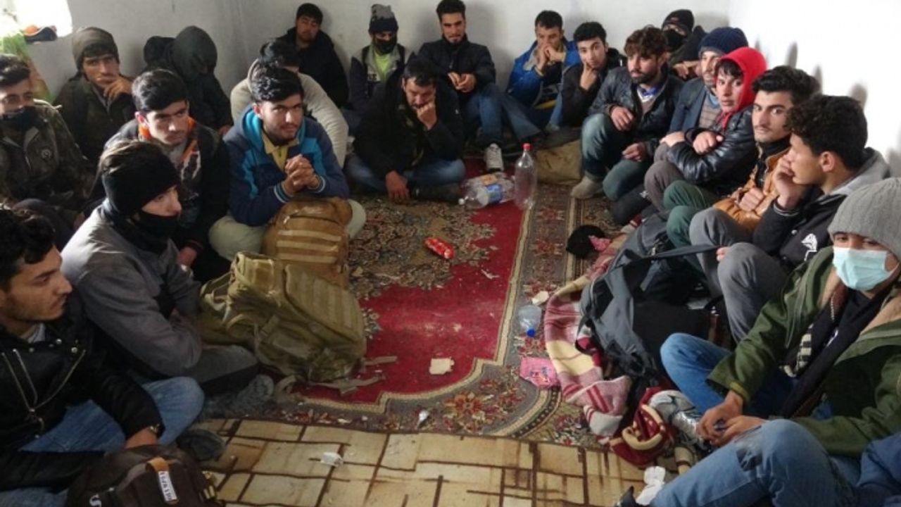 Van'da 28 kaçak göçmen yakalandı