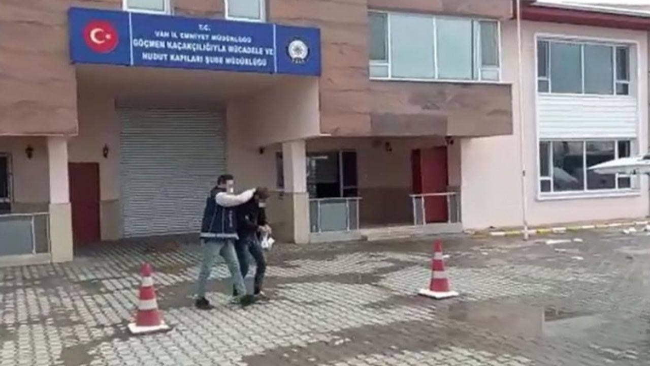 Van’da 2 metruk yapı yıktırıldı, 4 organizatör tutuklandı